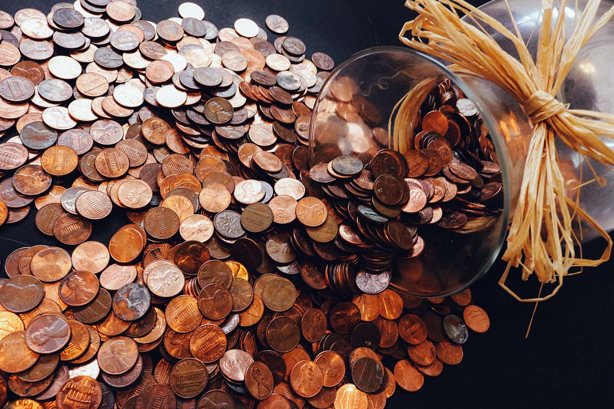 31 Less Common Ways People Save Money Every Day